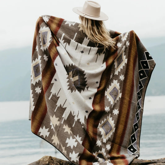 Wylde Brigade - Cotacachi Aztec Reversible Blanket Throw
