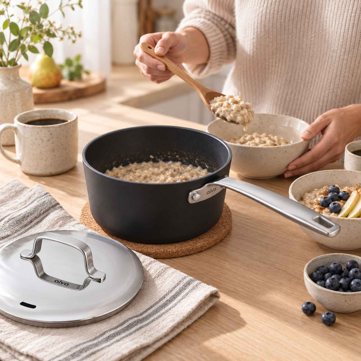 Ceramic Nonstick Saucepan with Lid, 2-Qt