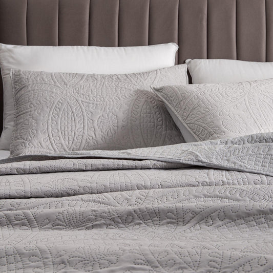 Oversized Medallion Quilt Set - Clara Collection