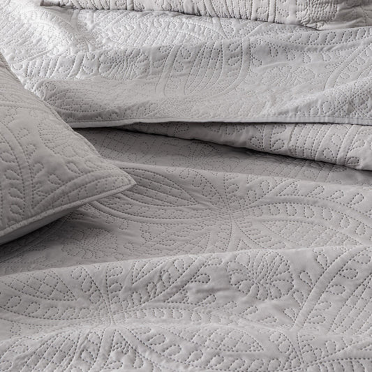 Oversized Medallion Quilt Set - Clara Collection